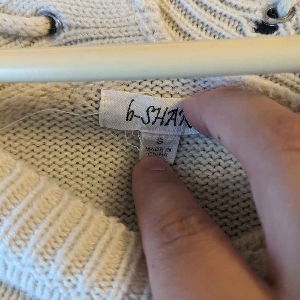 Sweater - Picture 3 of 4